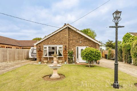 Wendling Road, Longham 2 bed detached bungalow for sale