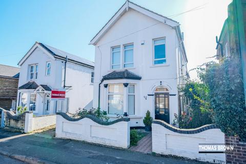 Derry Downs, Orpington 3 bed detached house for sale