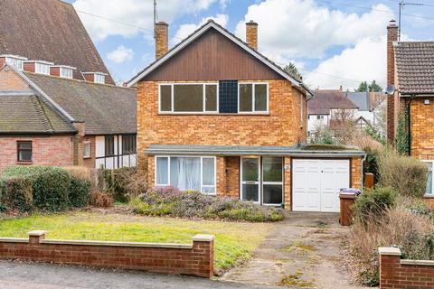 London Road, Knebworth SG3 3 bed detached house for sale