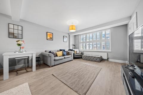 Earlsfield Road, London SW18 3 bed maisonette for sale