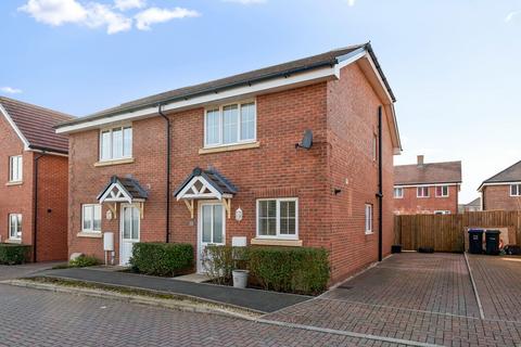 McEvoy Gardens, Ludgershall, Andover... 3 bed semi
