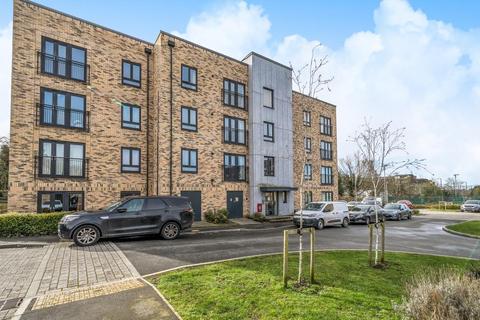 Bracknell,  Berkshire,  RG12 2 bed flat for sale