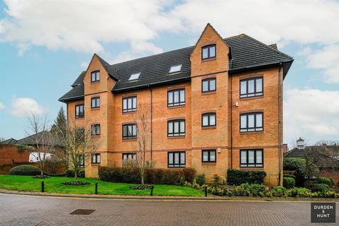 Boleyn Court, Buckhurst Hill, IG9 1 bed apartment for sale