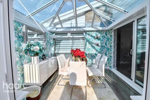 Yardhurst Gardens, Margate 2 bed detached bungalow for sale