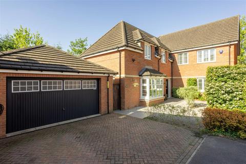 Rosebank Close, Leeds LS17 5 bed detached house for sale