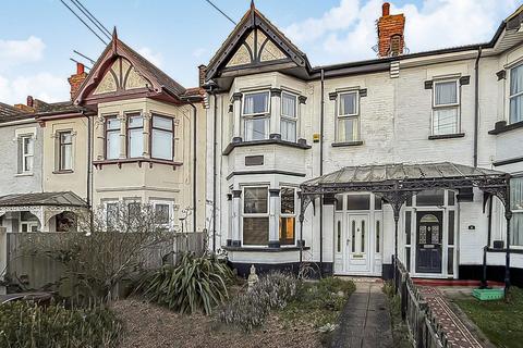 Halfway Road, Sheerness ME12 4 bed terraced house for sale