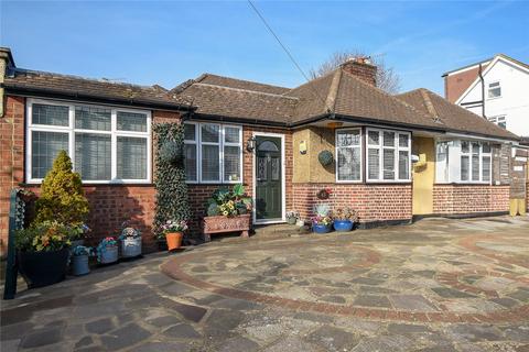Jubilee Drive, Ruislip HA4 3 bed bungalow for sale