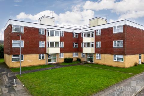 Langdale Gardens, Reading RG6 2 bed apartment for sale