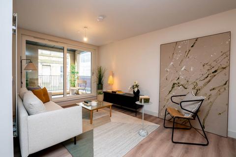 33 (Flat 2) Eyre Place, New Town 2 bed apartment for sale