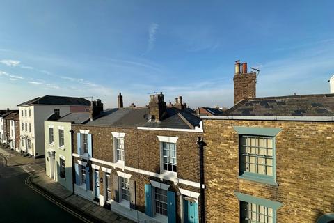 North Street, Deal, Kent, CT14 2 bed end of terrace house for sale