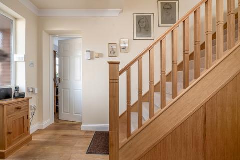 INCREDIBLE PRICE on Richmond Drive... 5 bed detached house for sale
