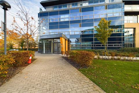 Wokingham Road, Bracknell, Berkshire... 2 bed apartment for sale