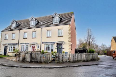 Blackwood NP12 4 bed end of terrace house for sale