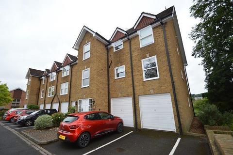 Old Station Way, Godalming GU7 1 bed apartment for sale
