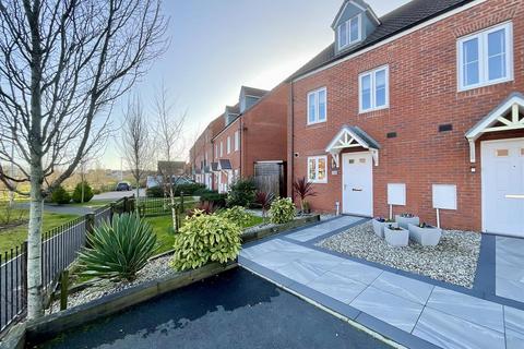 Heol James Gravell, Llanelli 3 bed semi