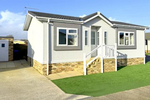 The Fairway, Willowbrook Park... 2 bed park home for sale