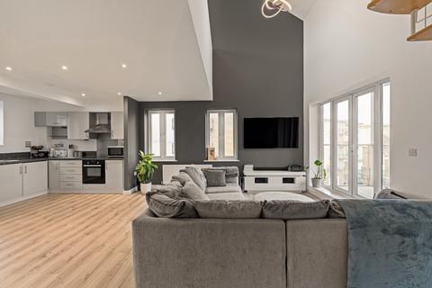 Lightermans Way, Greenhithe DA9 3 bed apartment for sale