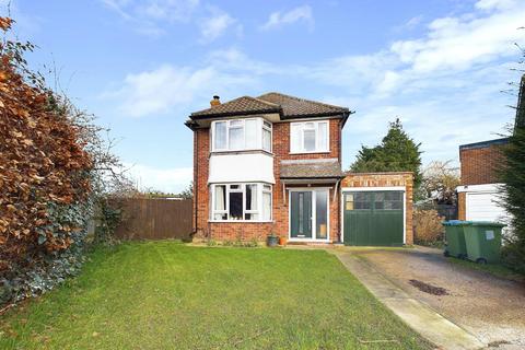 Helen Close, West Molesey 3 bed detached house for sale