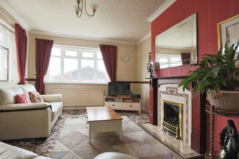 The Wolds, Cottingham, HU16 5LQ 3 bed bungalow for sale