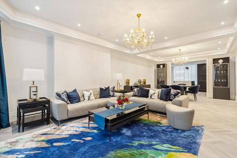 35 Old Queen Street, London, SW1H 3 bed flat for sale