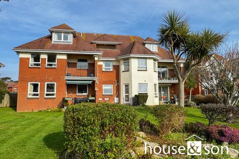 Alisa Lodge, Church Road... 2 bed apartment for sale