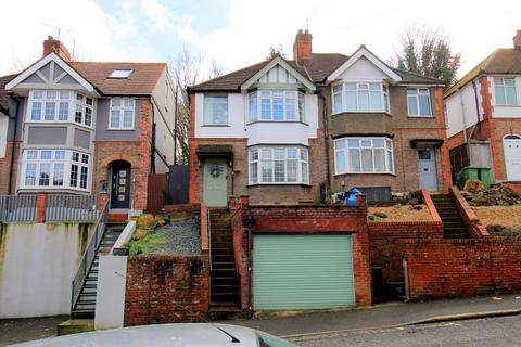 Farley Hill, South Luton, Luton... 3 bed semi