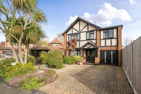 Englefield Close, Hockley, SS5 4 bed detached house for sale