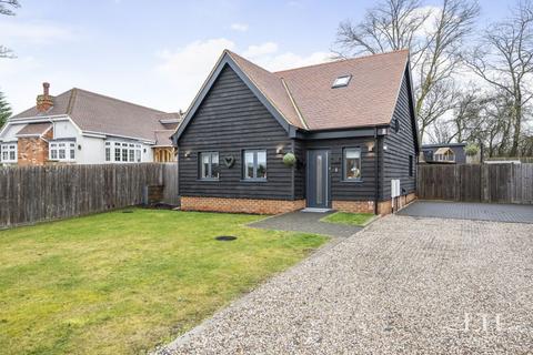 The Hamlet, Brentwood 3 bed detached house for sale