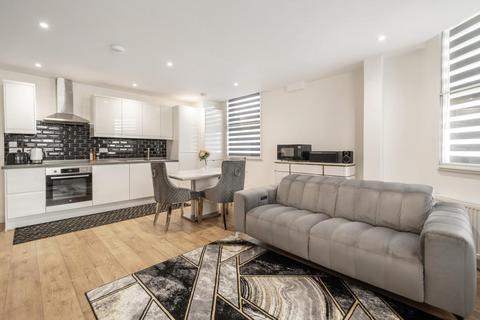 Slough,  SL1,  SL1 3 bed flat for sale