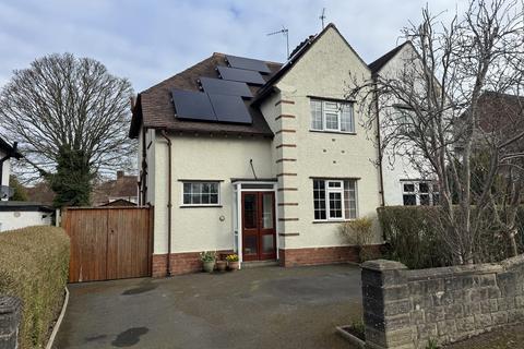 Himley Avenue, Dudley, West Midlands 3 bed semi