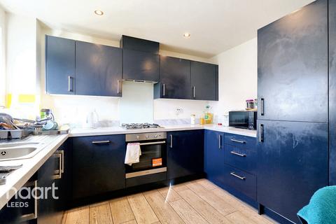 South Parkway, Leeds 3 bed semi