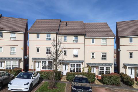 Burgundy Drive, Hemel Hempstead, HP2 4 bed terraced house for sale