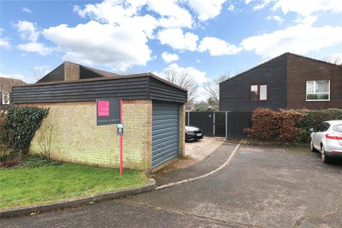 Pickering, Bracknell, Berkshire, RG12 3 bed semi