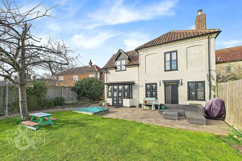 Long Stratton Road, Forncett St.... 5 bed semi