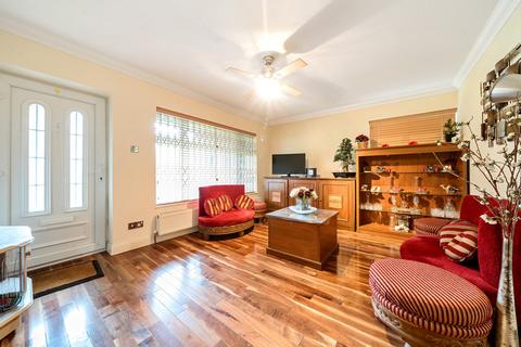 Ambleside Walk, Uxbridge 1 bed apartment for sale