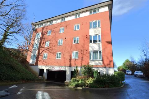 North Drive, Hatfield 2 bed penthouse for sale
