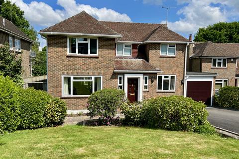 Gatesmead, Haywards Heath, RH16 5 bed house for sale