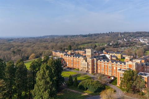 Royal Earlswood Park, Redhill 2 bed house for sale