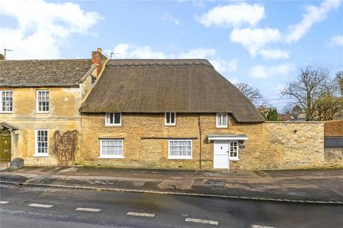 High Street, Bampton, Oxfordshire, OX18 3 bed end of terrace house for sale