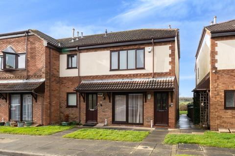 Briar Lane, Grimsby, Lincolnshire, DN33 2 bed flat for sale