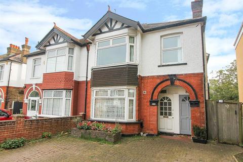 Thicket Road, Sutton SM1 2 bed maisonette for sale