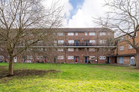 Haggard Road, Twickenham TW1 2 bed maisonette for sale