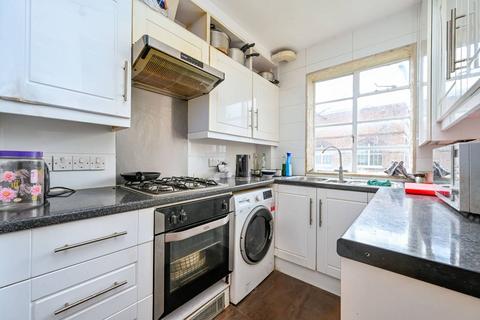 Bollo Lane, Acton, London, W3 2 bed flat for sale