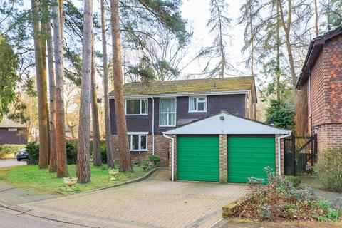 Redwood Glade, Leighton Buzzard 4 bed detached house for sale