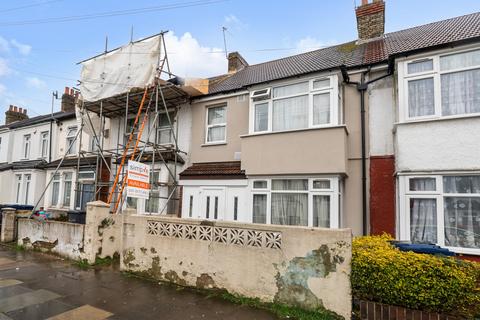 Sussex Road, Southall, UB2 3 bed terraced house for sale