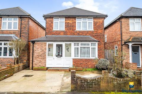 Whitemore Road, Surrey GU1 3 bed detached house for sale