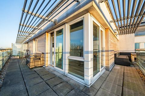 Phoenix Way, Wandsworth, London, SW18 1 bed flat for sale