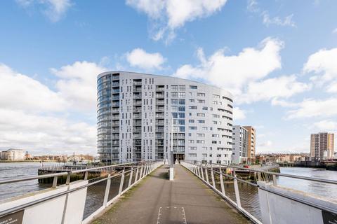 Dowells Street, Greenwich, London, SE10 3 bed flat for sale