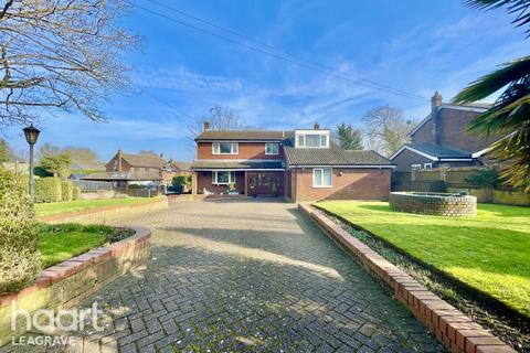Sharpenhoe Road, Luton 4 bed detached house for sale