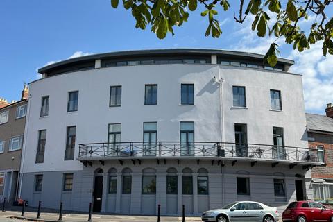 Queens Road, Penarth 2 bed flat for sale